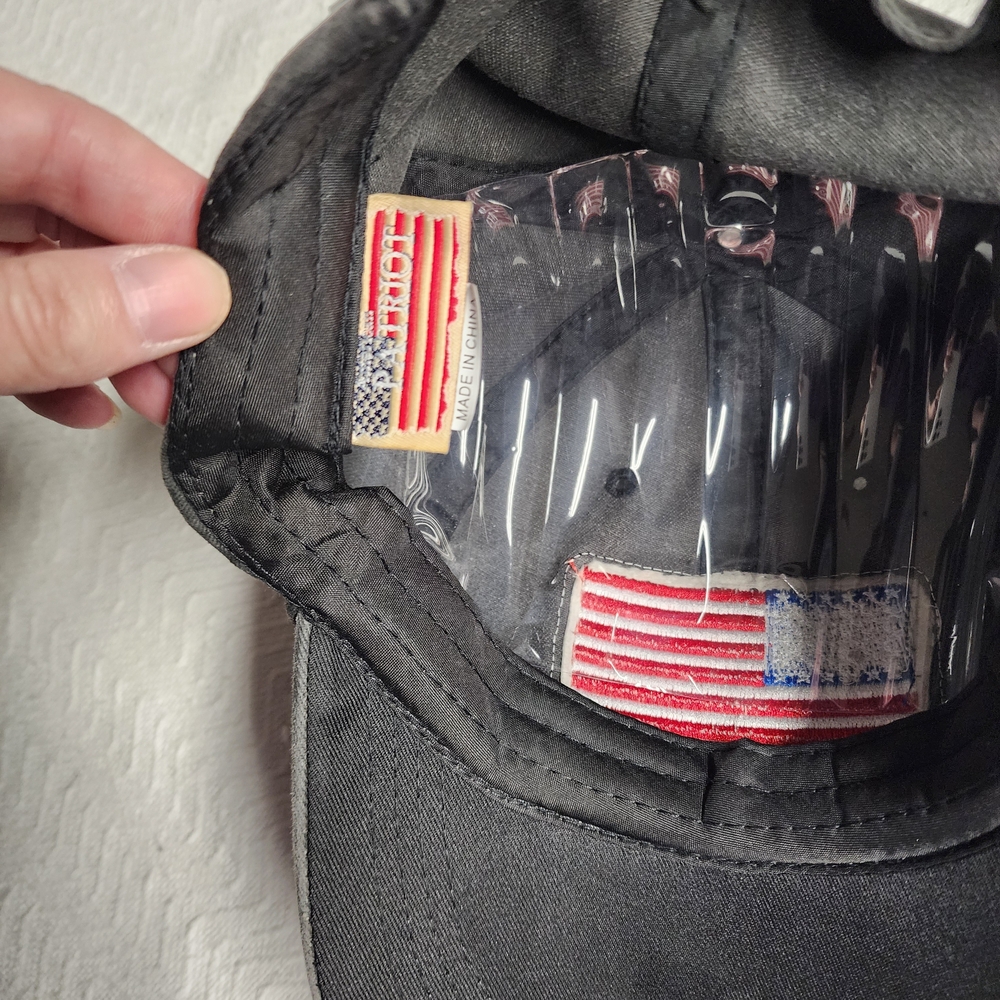 Black Cap with American Flag Patch NWT - Picture 4 of 4